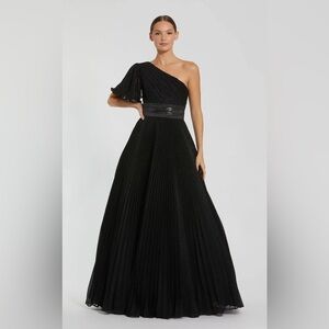 Mac Duggal 30777 One-Shoulder Pleated Elegant Black One-Shoulder Dress